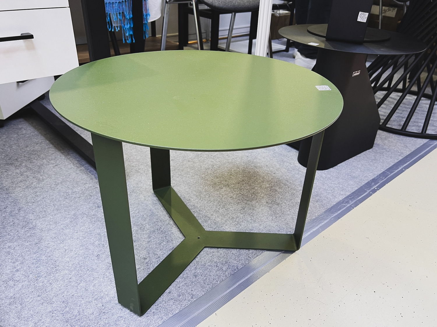 Журнальный столик металлический на ножках Берлин